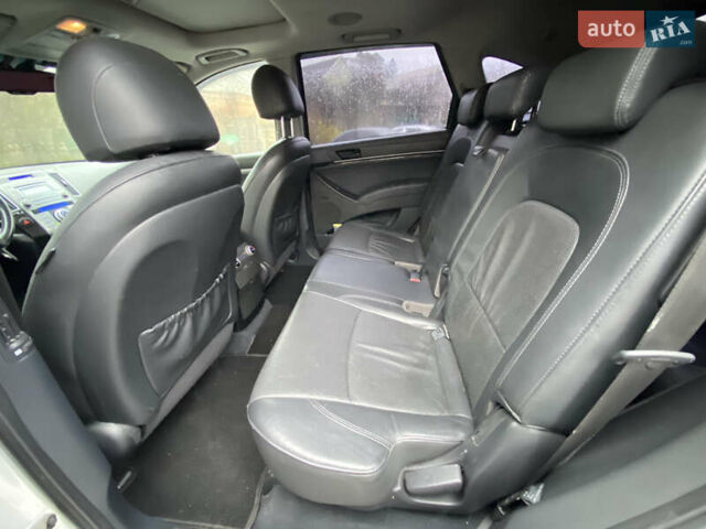 Серый Хендай Веракруз, объемом двигателя 2.9 л и пробегом 300 тыс. км за 9800 $, фото 18 на Automoto.ua