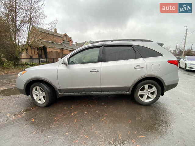 Серый Хендай Веракруз, объемом двигателя 2.9 л и пробегом 300 тыс. км за 9800 $, фото 3 на Automoto.ua