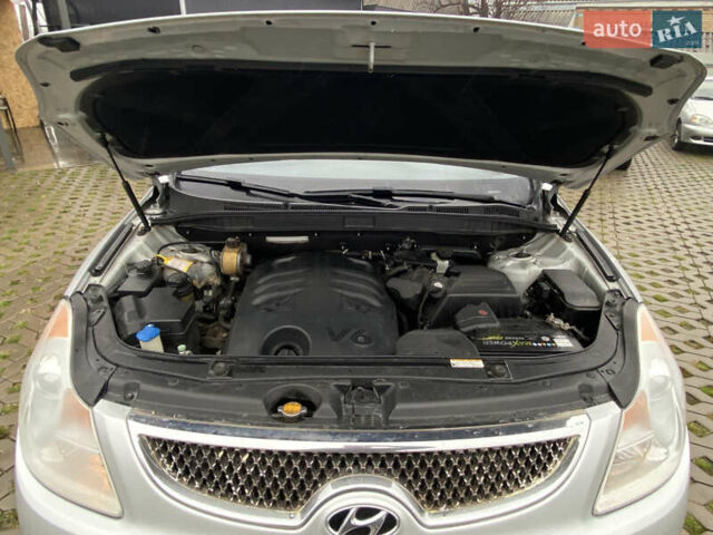 Сірий Хендай Вєракруз, об'ємом двигуна 3.8 л та пробігом 237 тис. км за 11700 $, фото 36 на Automoto.ua