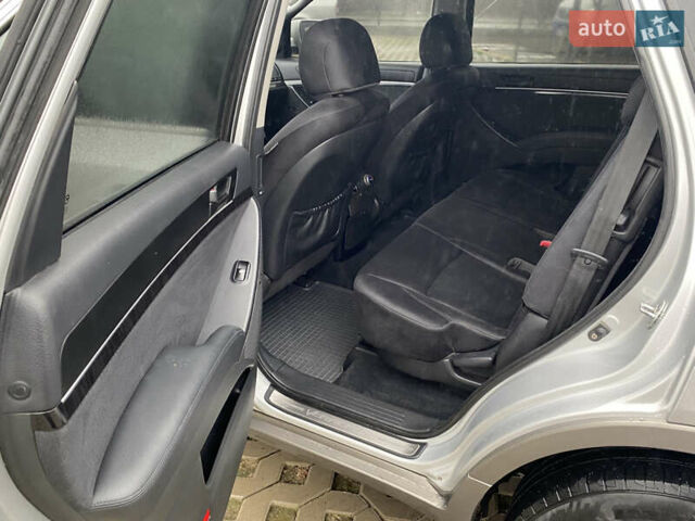 Сірий Хендай Вєракруз, об'ємом двигуна 3.8 л та пробігом 237 тис. км за 11700 $, фото 21 на Automoto.ua