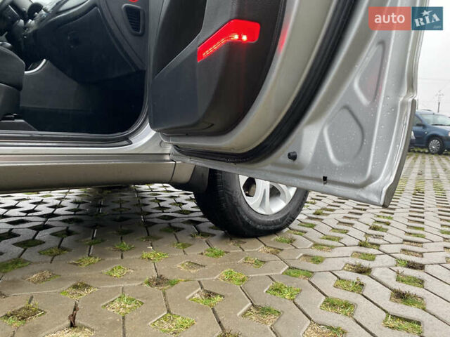 Сірий Хендай Вєракруз, об'ємом двигуна 3.8 л та пробігом 237 тис. км за 11700 $, фото 31 на Automoto.ua