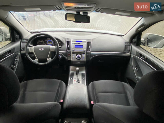 Сірий Хендай Вєракруз, об'ємом двигуна 3.8 л та пробігом 237 тис. км за 11700 $, фото 16 на Automoto.ua