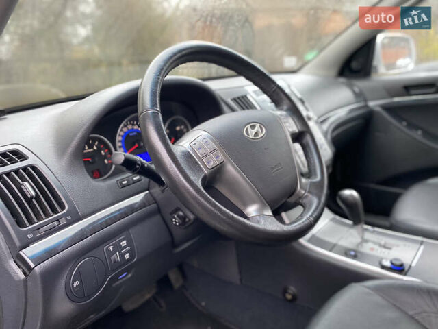 Серый Хендай Веракруз, объемом двигателя 2.9 л и пробегом 300 тыс. км за 9800 $, фото 17 на Automoto.ua