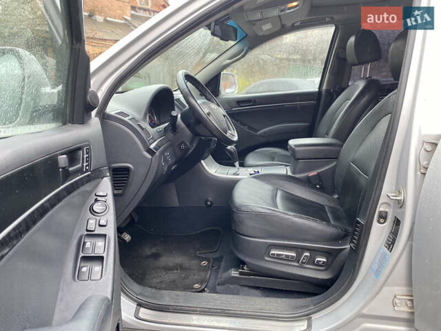 Серый Хендай Веракруз, объемом двигателя 2.9 л и пробегом 300 тыс. км за 9800 $, фото 13 на Automoto.ua