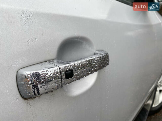 Серый Хендай Веракруз, объемом двигателя 2.9 л и пробегом 300 тыс. км за 9800 $, фото 7 на Automoto.ua