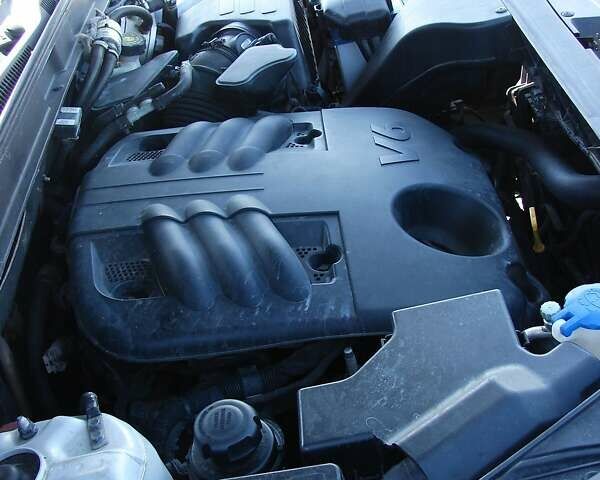 Серый Хендай Веракруз, объемом двигателя 3.8 л и пробегом 214 тыс. км за 11600 $, фото 9 на Automoto.ua