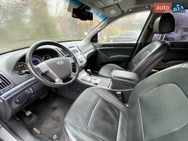 Серый Хендай Веракруз, объемом двигателя 2.9 л и пробегом 300 тыс. км за 9800 $, фото 16 на Automoto.ua