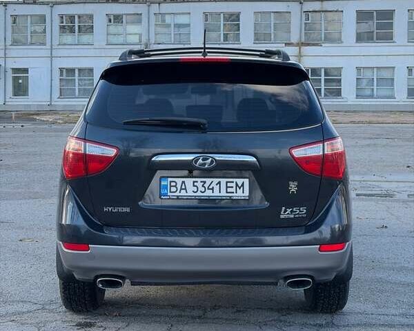 Сірий Хендай Вєракруз, об'ємом двигуна 3.8 л та пробігом 273 тис. км за 7900 $, фото 4 на Automoto.ua