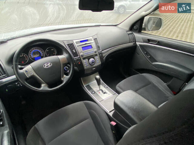 Сірий Хендай Вєракруз, об'ємом двигуна 3.8 л та пробігом 237 тис. км за 11700 $, фото 19 на Automoto.ua