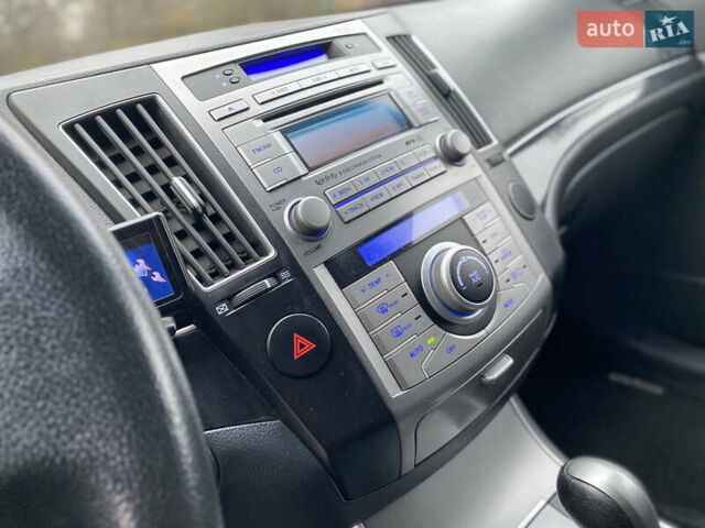 Серый Хендай Веракруз, объемом двигателя 2.9 л и пробегом 300 тыс. км за 9800 $, фото 21 на Automoto.ua