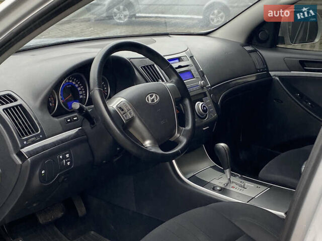 Сірий Хендай Вєракруз, об'ємом двигуна 3.8 л та пробігом 237 тис. км за 11700 $, фото 17 на Automoto.ua