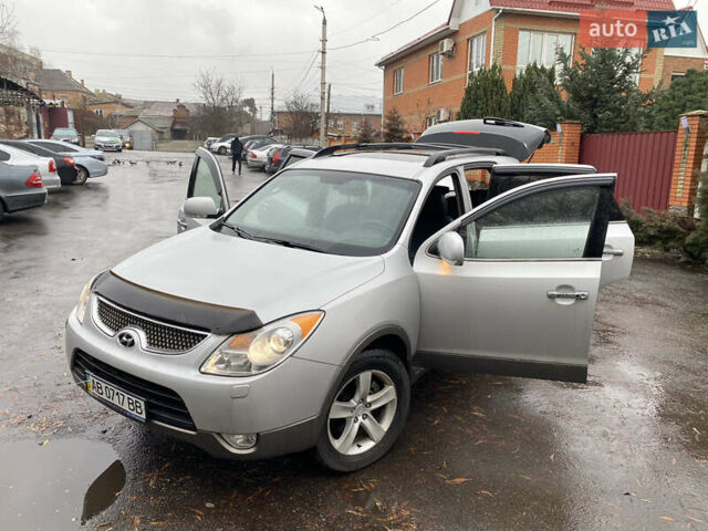 Серый Хендай Веракруз, объемом двигателя 2.9 л и пробегом 300 тыс. км за 9800 $, фото 9 на Automoto.ua