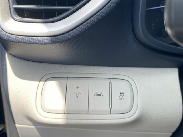 Синий Хендай Верна, объемом двигателя 1.6 л и пробегом 3 тыс. км за 17300 $, фото 9 на Automoto.ua