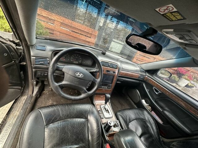 Чорний Хендай КСГ, об'ємом двигуна 3.5 л та пробігом 150 тис. км за 3150 $, фото 2 на Automoto.ua