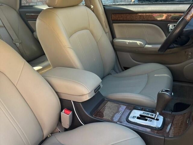 Чорний Хендай КСГ, об'ємом двигуна 3.5 л та пробігом 322 тис. км за 4000 $, фото 9 на Automoto.ua