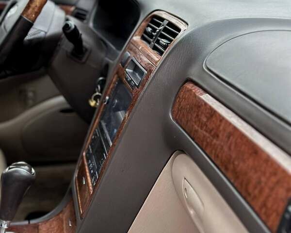 Черный Хендай КСГ, объемом двигателя 3.5 л и пробегом 350 тыс. км за 3500 $, фото 8 на Automoto.ua