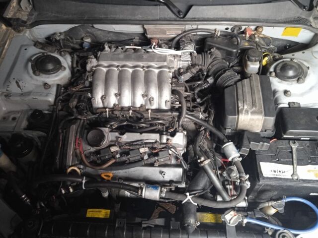 Сірий Хендай КСГ, об'ємом двигуна 3 л та пробігом 280 тис. км за 3707 $, фото 9 на Automoto.ua