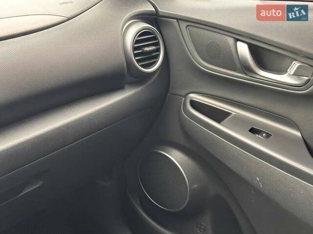 Белый Хендай Encino EV, объемом двигателя 0 л и пробегом 95 тыс. км за 15900 $, фото 20 на Automoto.ua