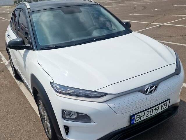 Белый Хендай Encino EV, объемом двигателя 0 л и пробегом 88 тыс. км за 16800 $, фото 6 на Automoto.ua