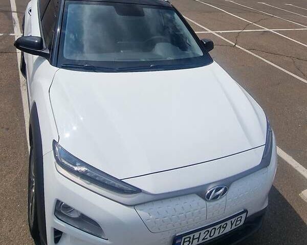 Белый Хендай Encino EV, объемом двигателя 0 л и пробегом 88 тыс. км за 16800 $, фото 8 на Automoto.ua
