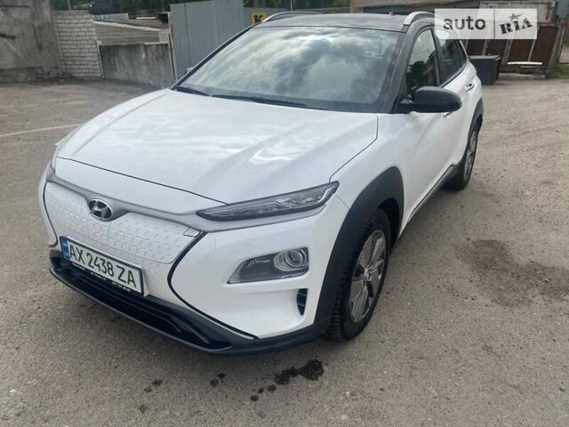 Белый Хендай Encino EV, объемом двигателя 0 л и пробегом 27 тыс. км за 19900 $, фото 2 на Automoto.ua