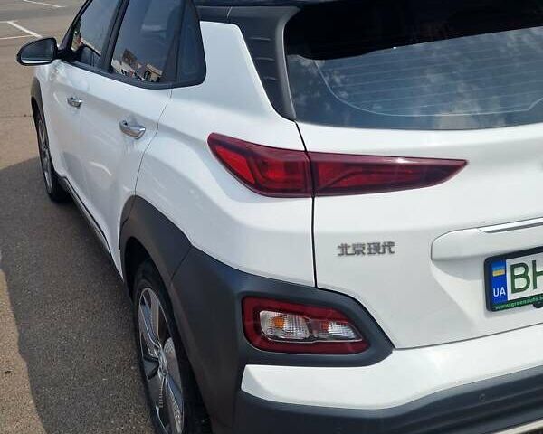 Белый Хендай Encino EV, объемом двигателя 0 л и пробегом 88 тыс. км за 16800 $, фото 3 на Automoto.ua