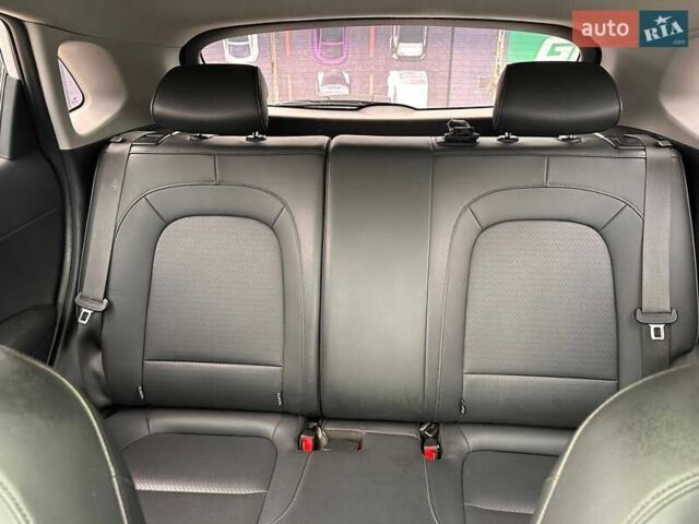 Белый Хендай Encino EV, объемом двигателя 0 л и пробегом 95 тыс. км за 15900 $, фото 17 на Automoto.ua