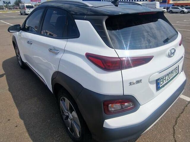 Белый Хендай Encino EV, объемом двигателя 0 л и пробегом 88 тыс. км за 16800 $, фото 12 на Automoto.ua