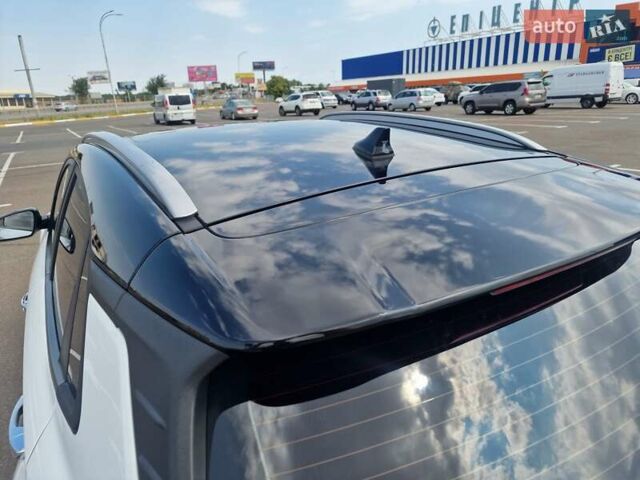 Белый Хендай Encino EV, объемом двигателя 0 л и пробегом 88 тыс. км за 16800 $, фото 22 на Automoto.ua