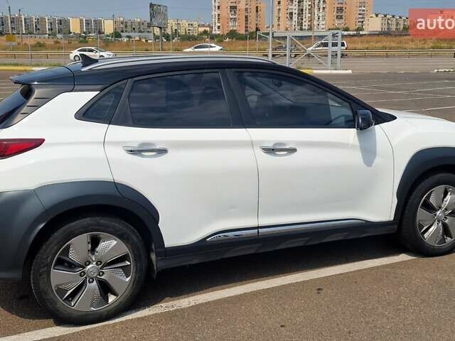Белый Хендай Encino EV, объемом двигателя 0 л и пробегом 88 тыс. км за 16800 $, фото 7 на Automoto.ua