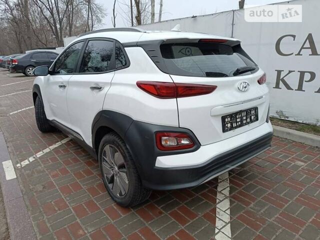 Хендай Encino EV, объемом двигателя 0 л и пробегом 65 тыс. км за 18700 $, фото 2 на Automoto.ua