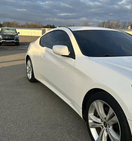 Белый Хендай Genesis Coupe, объемом двигателя 2 л и пробегом 269 тыс. км за 8700 $, фото 1 на Automoto.ua