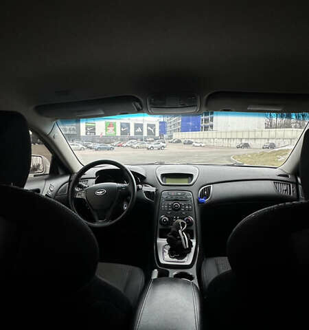 Белый Хендай Genesis Coupe, объемом двигателя 2 л и пробегом 269 тыс. км за 8700 $, фото 17 на Automoto.ua