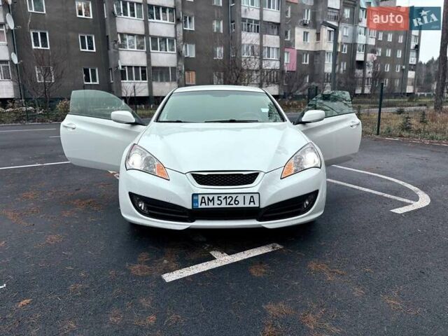 Белый Хендай Genesis Coupe, объемом двигателя 2 л и пробегом 196 тыс. км за 9800 $, фото 3 на Automoto.ua