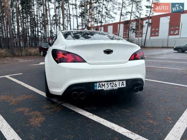 Белый Хендай Genesis Coupe, объемом двигателя 2 л и пробегом 196 тыс. км за 9800 $, фото 14 на Automoto.ua
