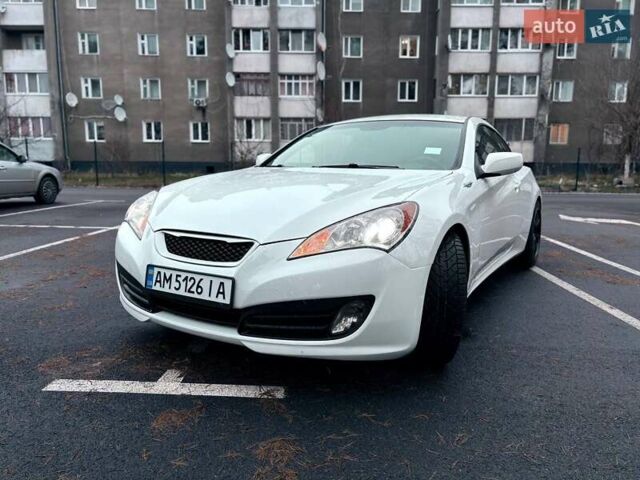 Белый Хендай Genesis Coupe, объемом двигателя 2 л и пробегом 196 тыс. км за 9800 $, фото 2 на Automoto.ua