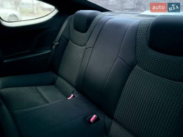 Белый Хендай Genesis Coupe, объемом двигателя 2 л и пробегом 196 тыс. км за 9800 $, фото 28 на Automoto.ua