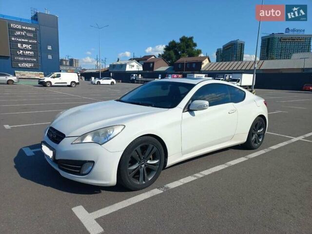 Белый Хендай Genesis Coupe, объемом двигателя 2 л и пробегом 200 тыс. км за 9500 $, фото 4 на Automoto.ua