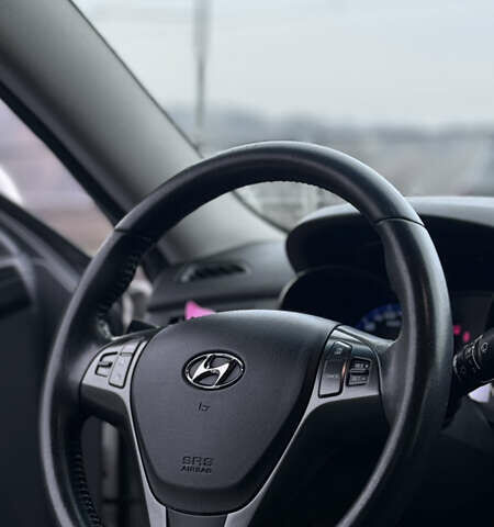 Белый Хендай Genesis Coupe, объемом двигателя 2 л и пробегом 55 тыс. км за 13500 $, фото 7 на Automoto.ua