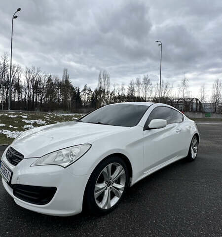 Белый Хендай Genesis Coupe, объемом двигателя 2 л и пробегом 269 тыс. км за 8700 $, фото 3 на Automoto.ua