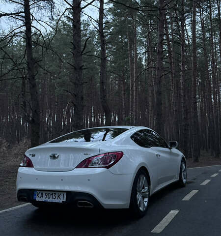 Белый Хендай Genesis Coupe, объемом двигателя 2 л и пробегом 55 тыс. км за 13500 $, фото 4 на Automoto.ua