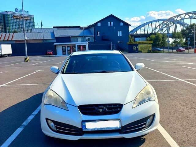 Белый Хендай Genesis Coupe, объемом двигателя 2 л и пробегом 200 тыс. км за 9100 $, фото 1 на Automoto.ua