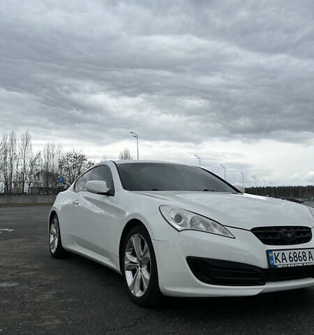 Белый Хендай Genesis Coupe, объемом двигателя 2 л и пробегом 269 тыс. км за 8700 $, фото 4 на Automoto.ua