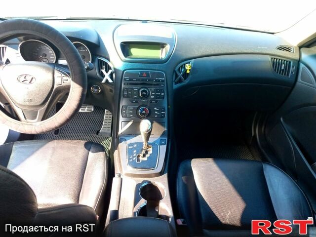 Белый Хендай Genesis Coupe, объемом двигателя 2 л и пробегом 200 тыс. км за 9100 $, фото 4 на Automoto.ua