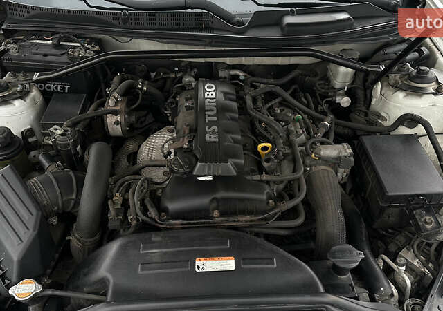 Белый Хендай Genesis Coupe, объемом двигателя 2 л и пробегом 269 тыс. км за 8700 $, фото 11 на Automoto.ua