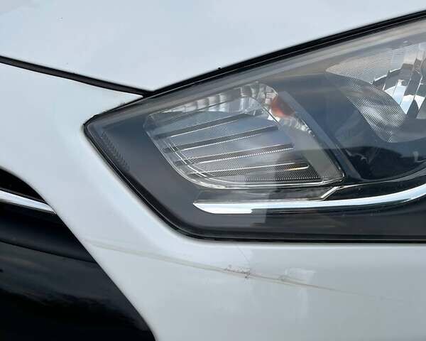 Белый Хендай Genesis Coupe, объемом двигателя 2 л и пробегом 113 тыс. км за 11500 $, фото 2 на Automoto.ua