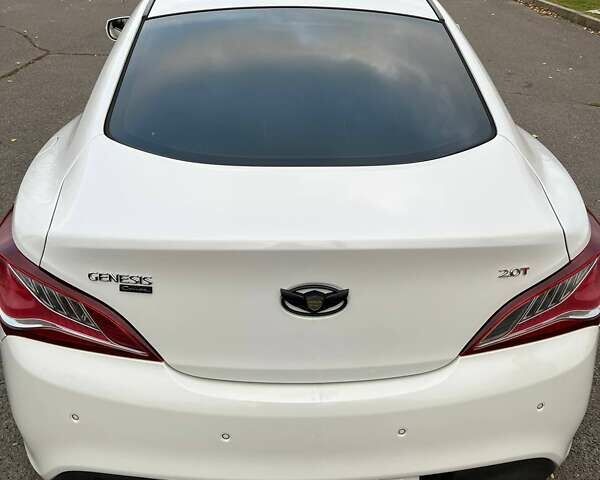 Белый Хендай Genesis Coupe, объемом двигателя 2 л и пробегом 113 тыс. км за 11500 $, фото 6 на Automoto.ua