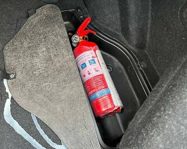 Белый Хендай Genesis Coupe, объемом двигателя 2 л и пробегом 113 тыс. км за 11500 $, фото 26 на Automoto.ua