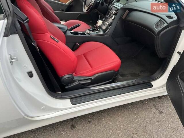 Белый Хендай Genesis Coupe, объемом двигателя 2 л и пробегом 113 тыс. км за 11500 $, фото 15 на Automoto.ua