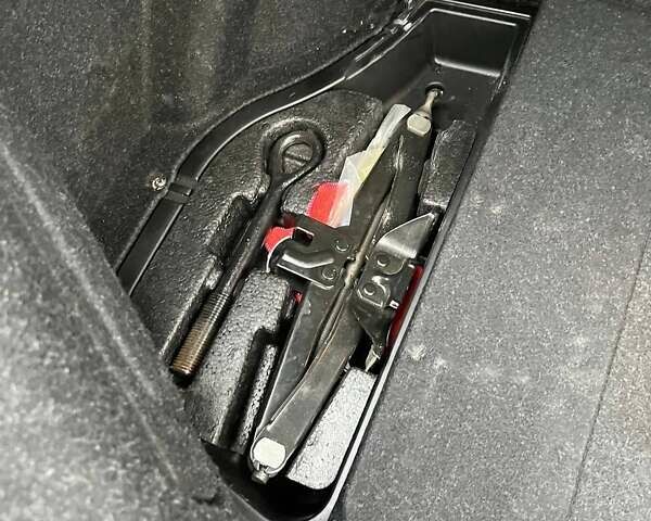 Белый Хендай Genesis Coupe, объемом двигателя 2 л и пробегом 113 тыс. км за 11500 $, фото 27 на Automoto.ua